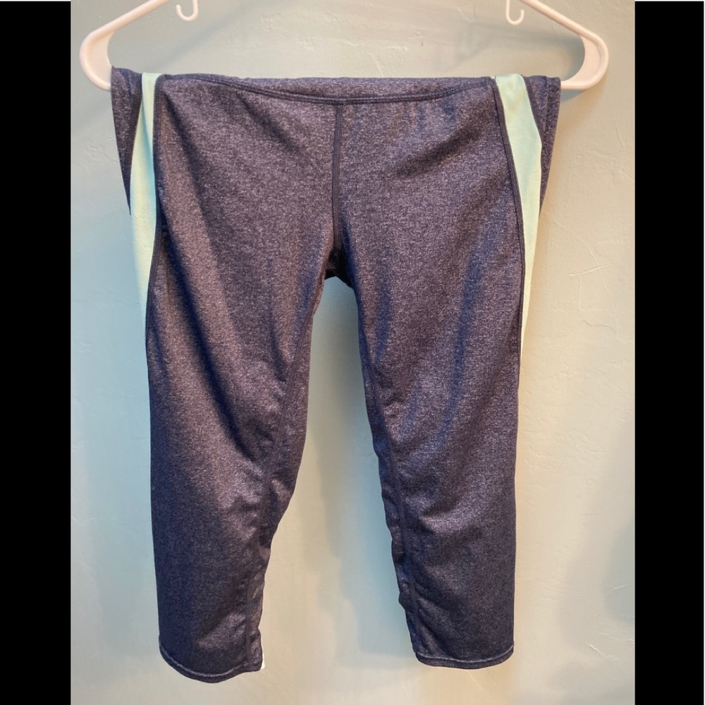 Gap Workout Capri pants. New condition!